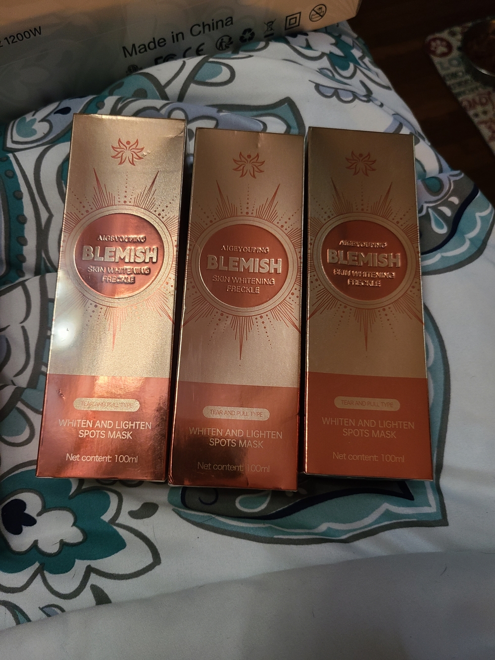 Unlisted Rose Gold Blemish Skin Whitening Peel - Copper Metallic Boxes